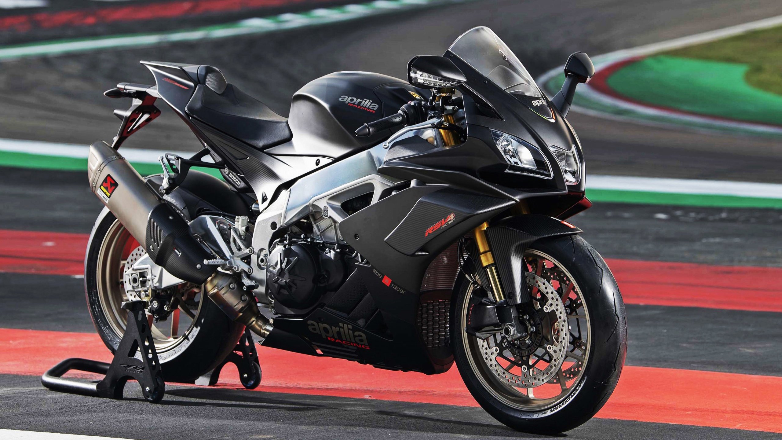 希腊水球女队沉着应战险胜,希腊水球女队沉着应战险胜图片