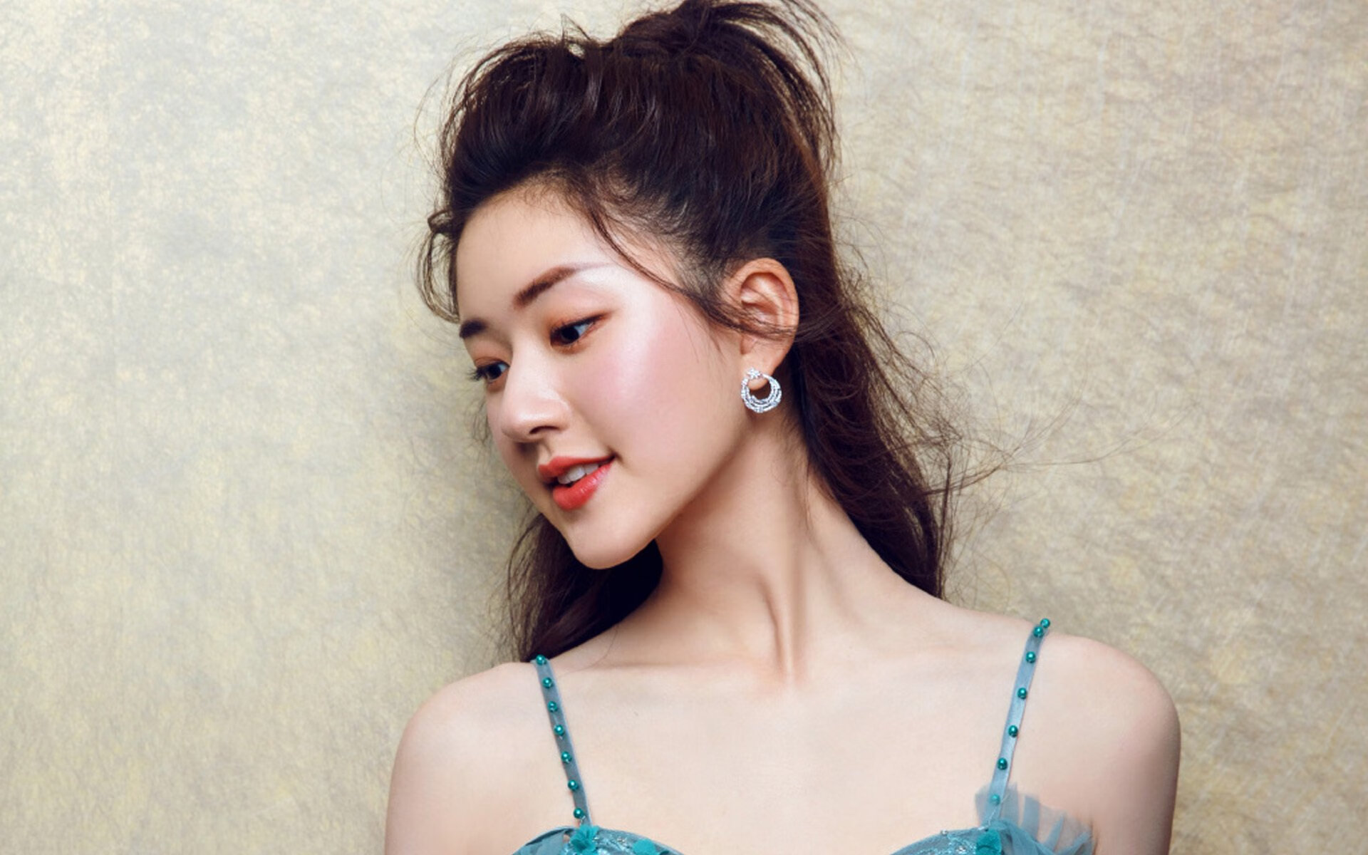 爱游戏娱乐-拉文快攻连线展现公牛速度优势，拉文在公牛还有几年就续约了