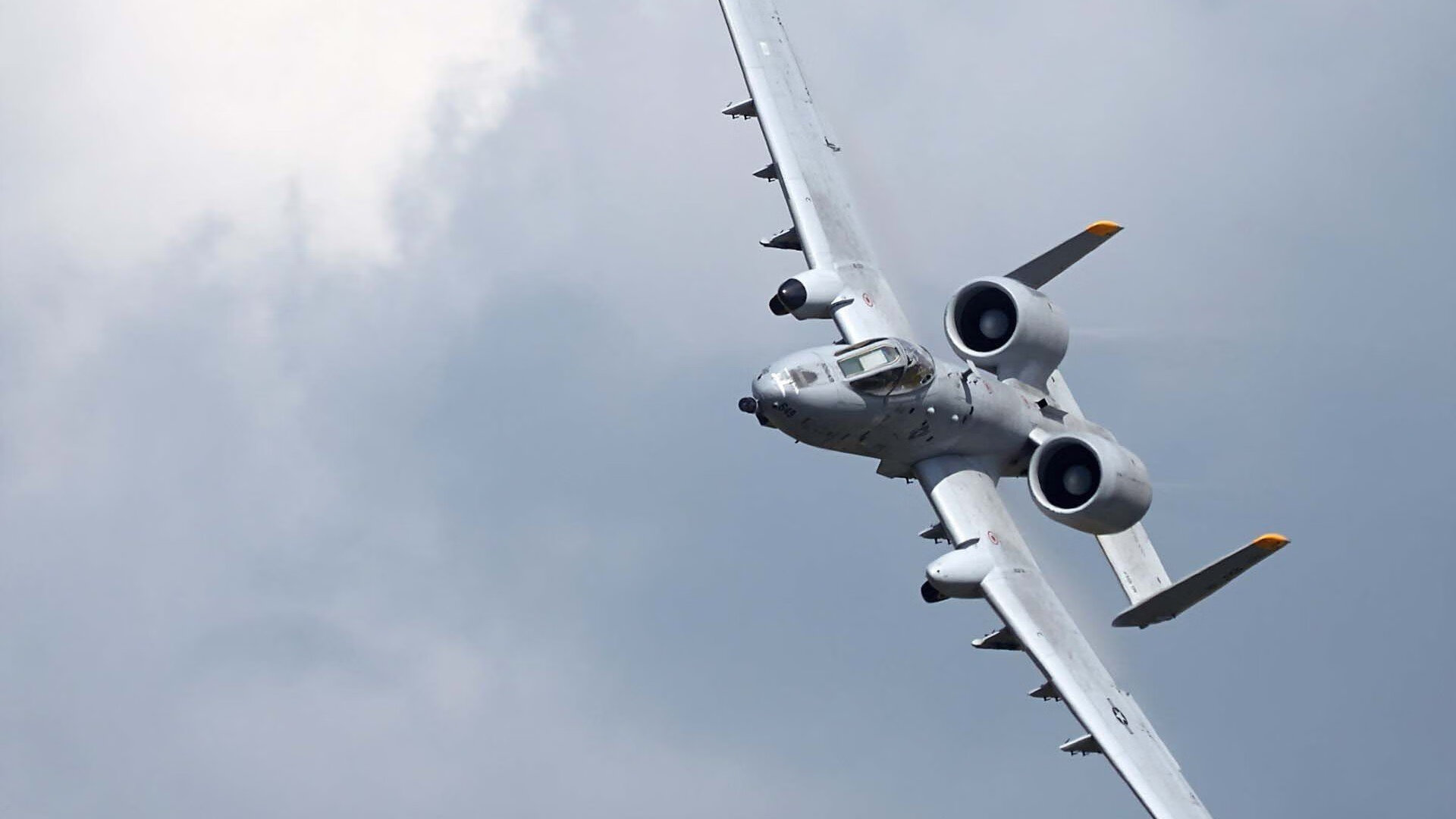 AYX官网-马刺新星伤愈归队主帅称其为关键拼图，马刺新人